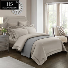 Load image into Gallery viewer, Luxury Metallic Accented 4pcs Bedding Set